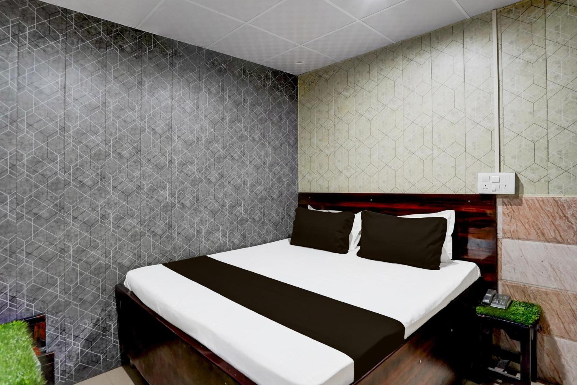 Hotel O Anant ガーズィヤーバード エクステリア 写真
