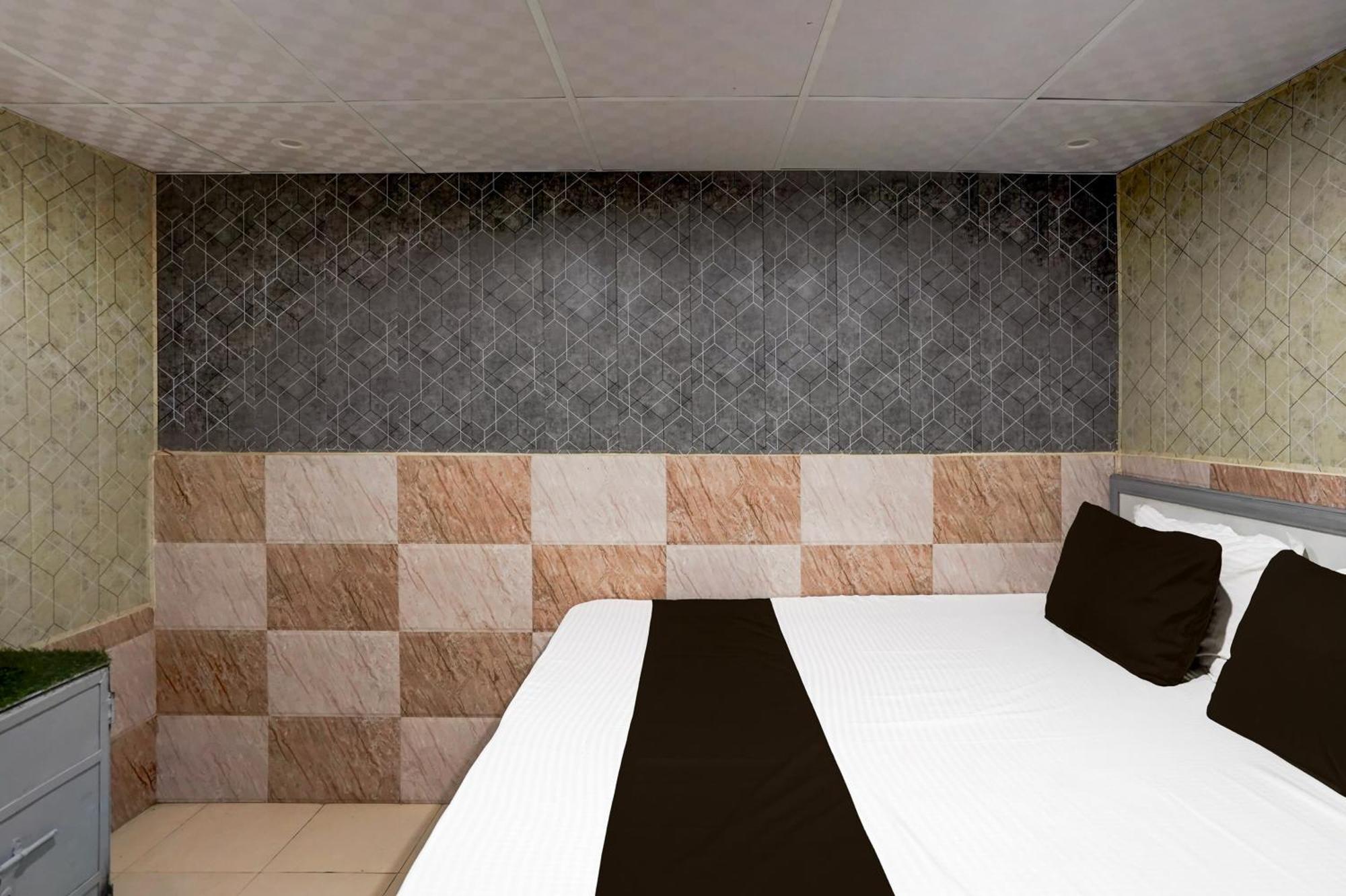 Hotel O Anant ガーズィヤーバード エクステリア 写真