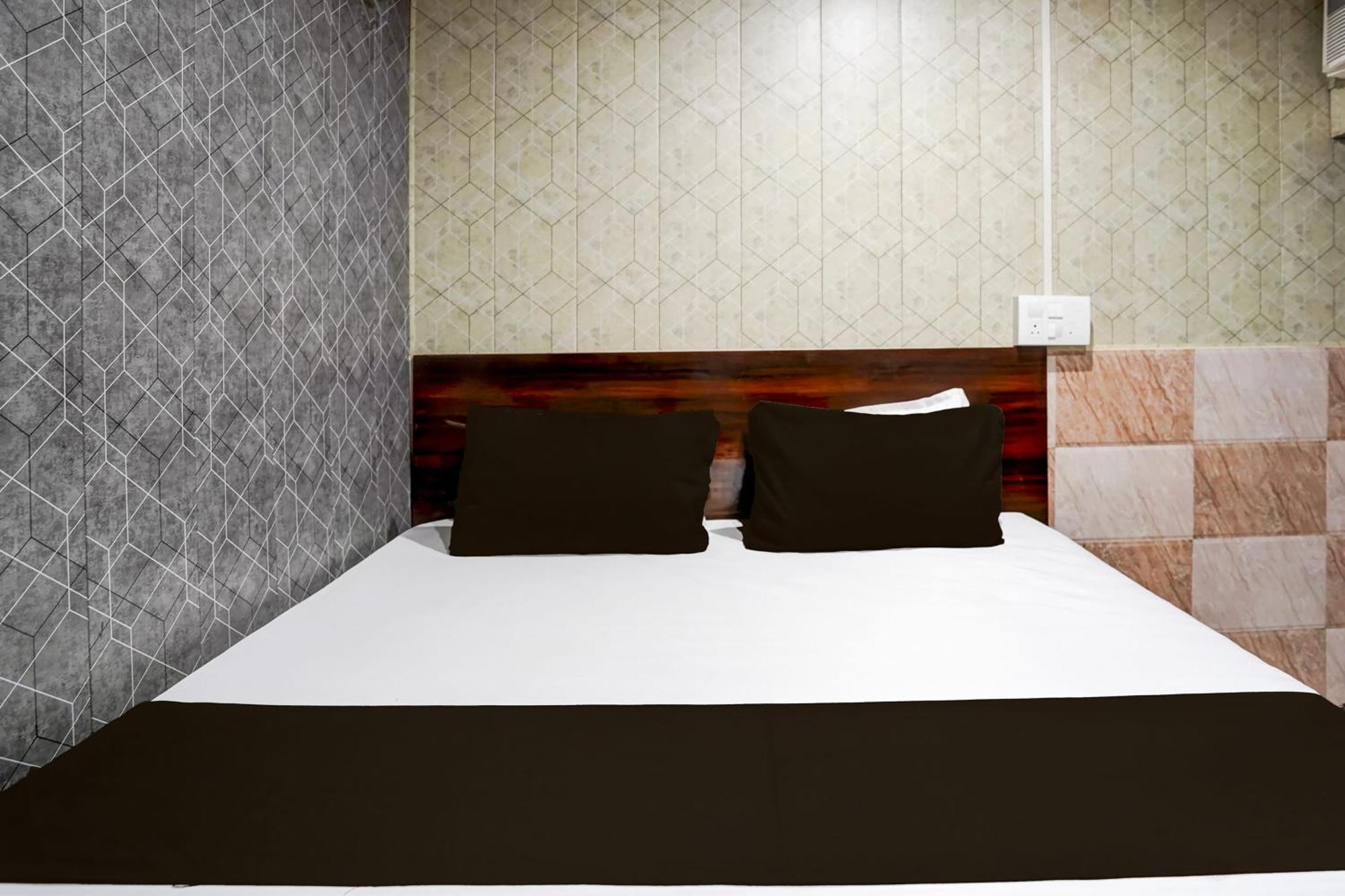 Hotel O Anant ガーズィヤーバード エクステリア 写真