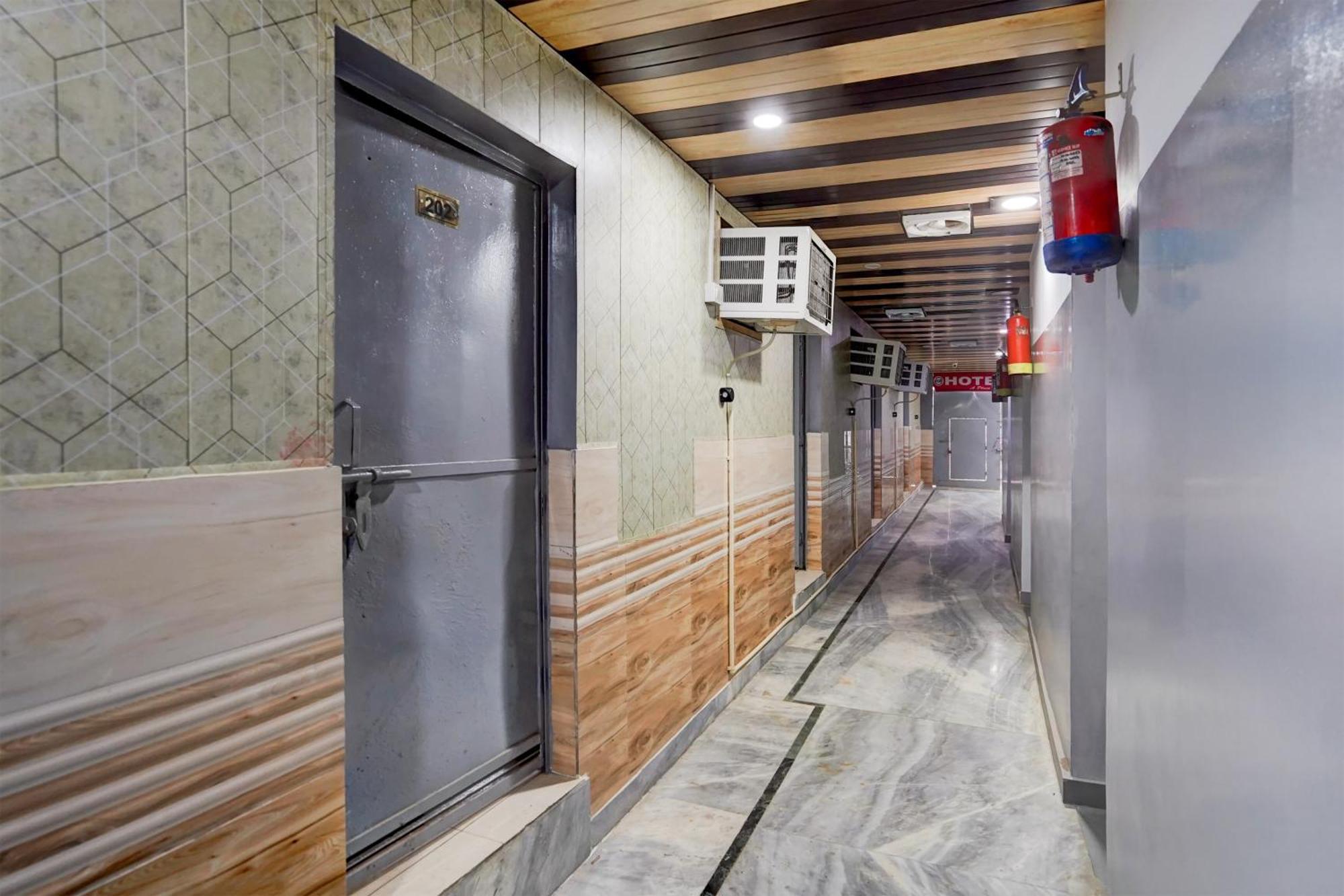 Hotel O Anant ガーズィヤーバード エクステリア 写真