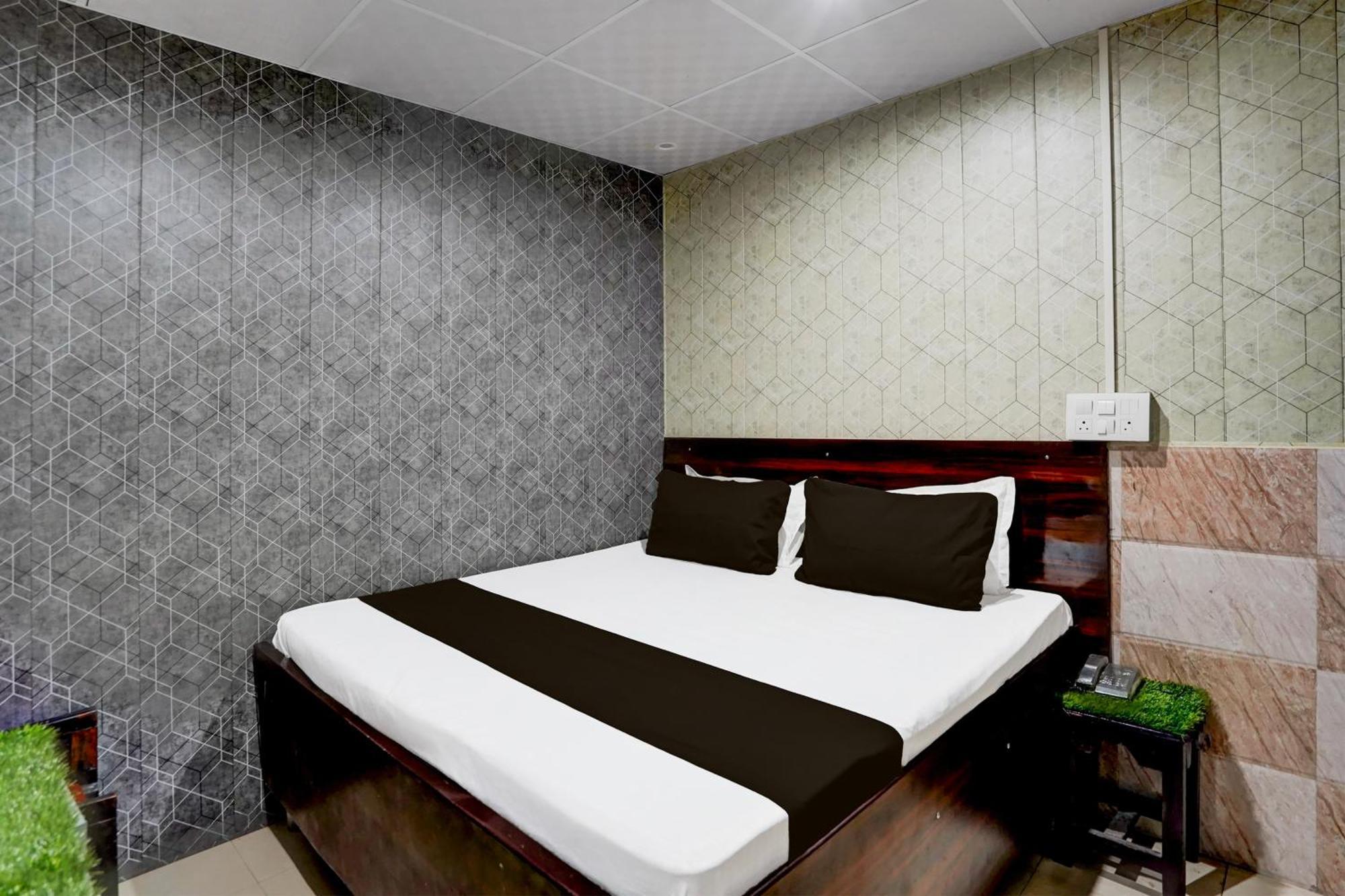 Hotel O Anant ガーズィヤーバード エクステリア 写真