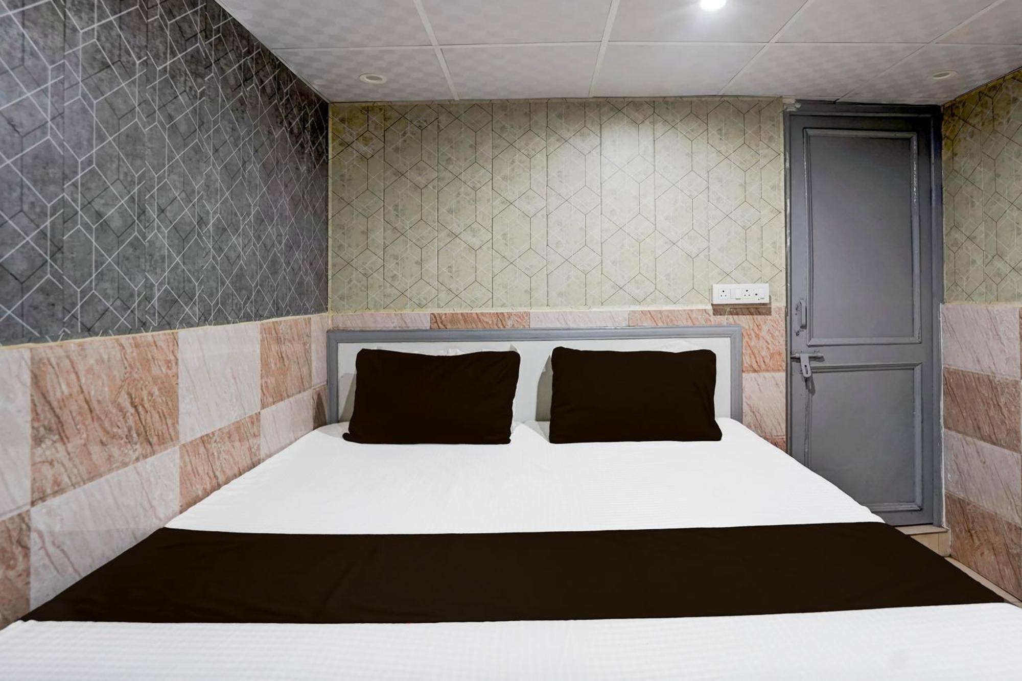 Hotel O Anant ガーズィヤーバード エクステリア 写真